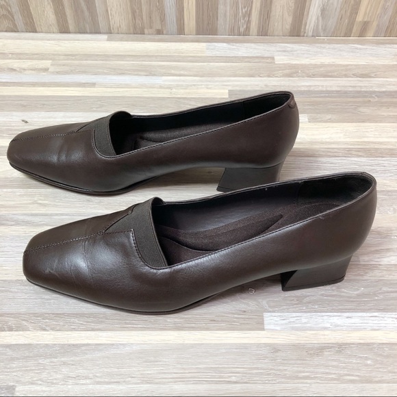 Liz Baker | Brown Leather Slip On Loafers 8.5M - Picture 3 of 5